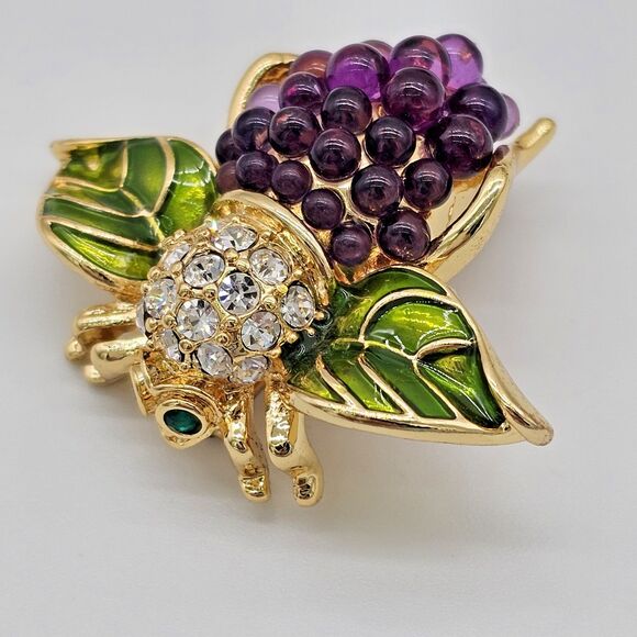 Joan Rivers Bee Brooch Vtg Grape Vine Fruit Cluster Enamel Figural Insect Pin - Picture 2 of 10